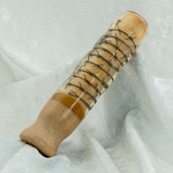 Handcrafted Beechwood Dildo with Barbed Wire Design – 19 cm / 3.5 cm