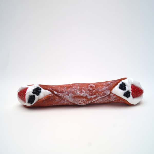 Premium Cannolo with sugar and fruits - the Sicilian variation of our love treats