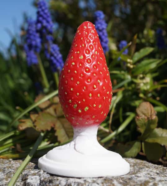 Strawberry feels forever - handcrafted silicone butt plug