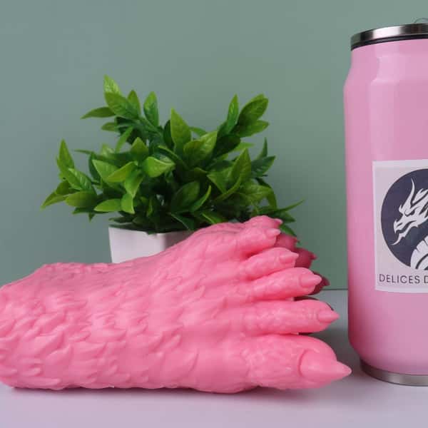 Amy Rose the Temptress – The Furry Feet Masturbator for an Ultra Sensual Sandwich Footjob