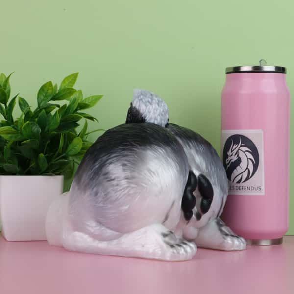 Loona, Unleashed Wolf – Furry Butt